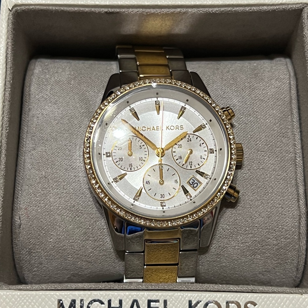 Michael Kors Watch - Picture 3 of 5